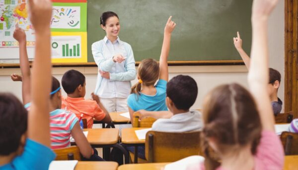CLIL in Action: Bilingual Education for All Subjects